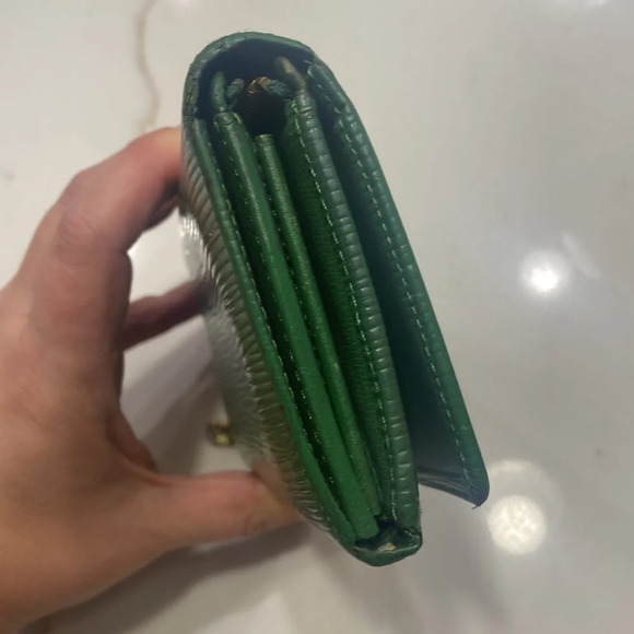 Louis Vuitton LV Green Leather Wallet Vintage EPI - Picture 8 of 11